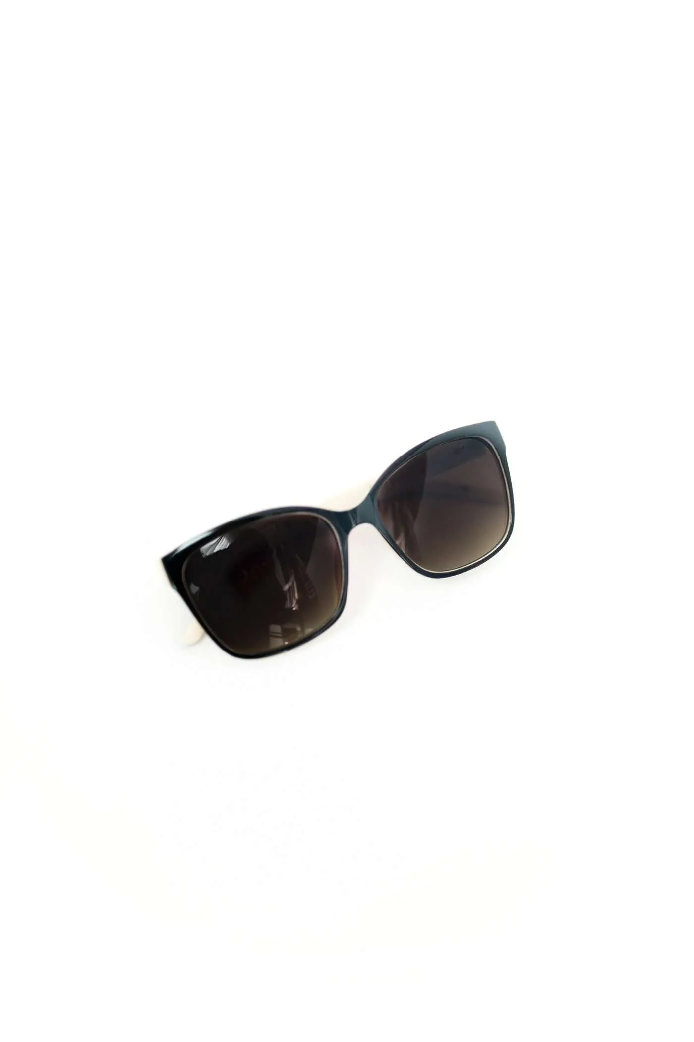 Classic Fit Sunglasses