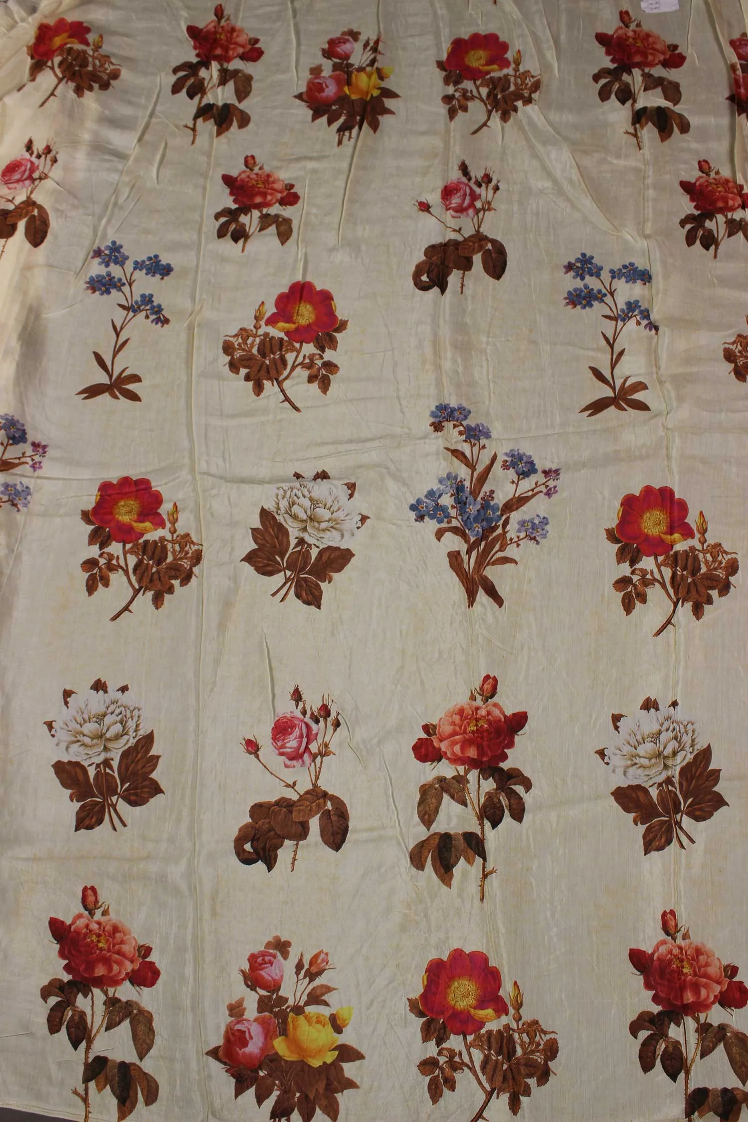 Cream Floral Pattern Sushi Fabric