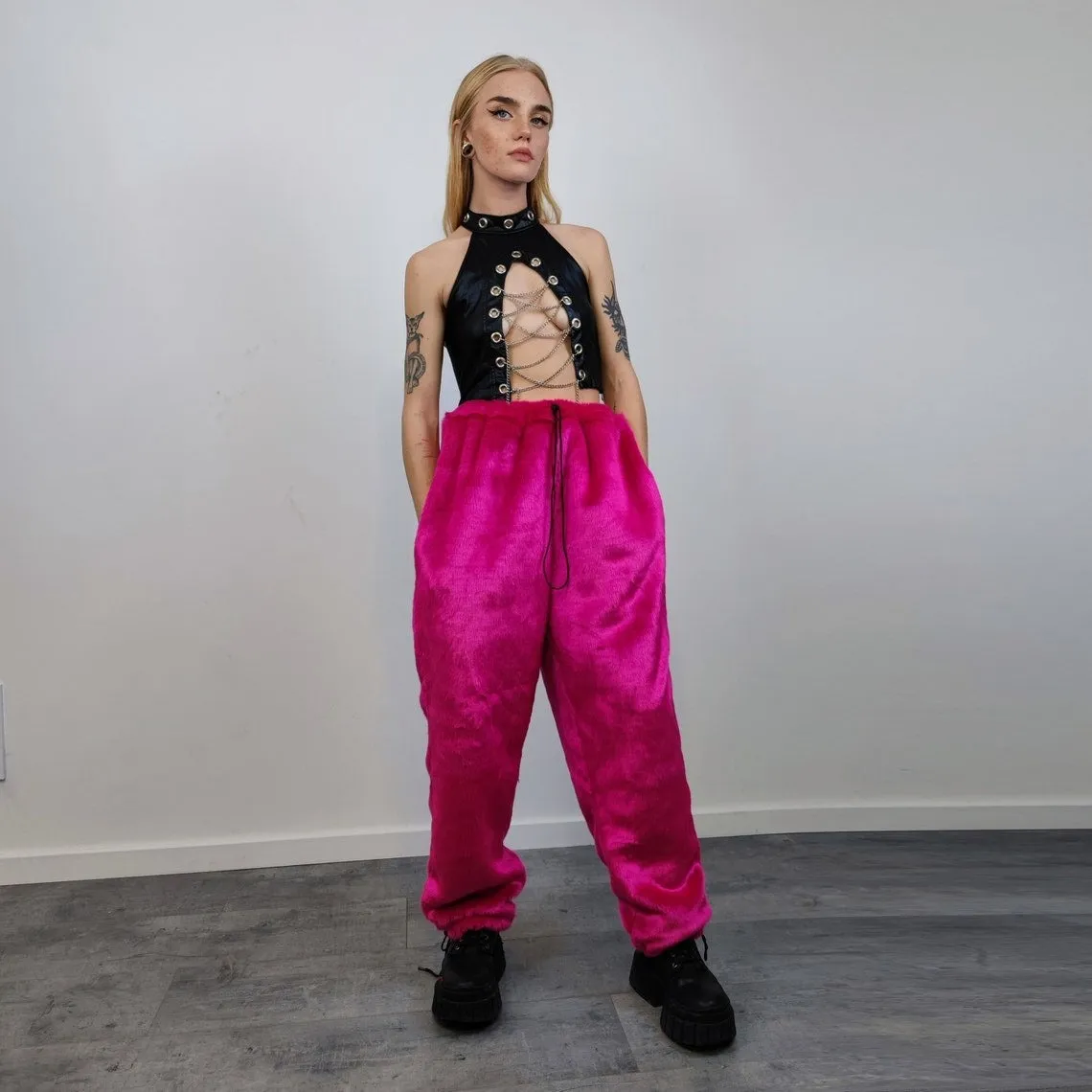 Neon faux fur joggers winter raver pants fluffy skiing trousers mountain fleece overalls festival bottoms burning man pants in fuchsia pink